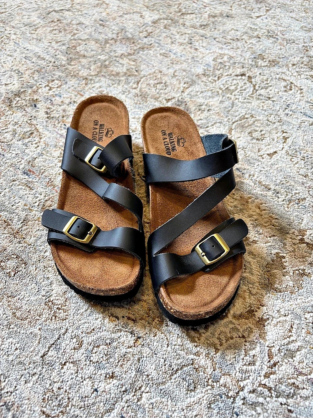 Walking On A Cloud Strappy Buckle Sandals in Black